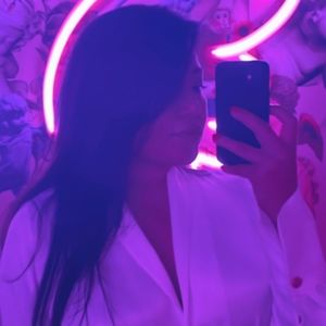 Meet your Posher, Isabel